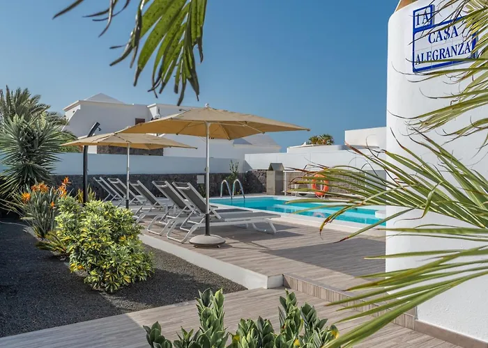 Maribel Pocillos Vila *